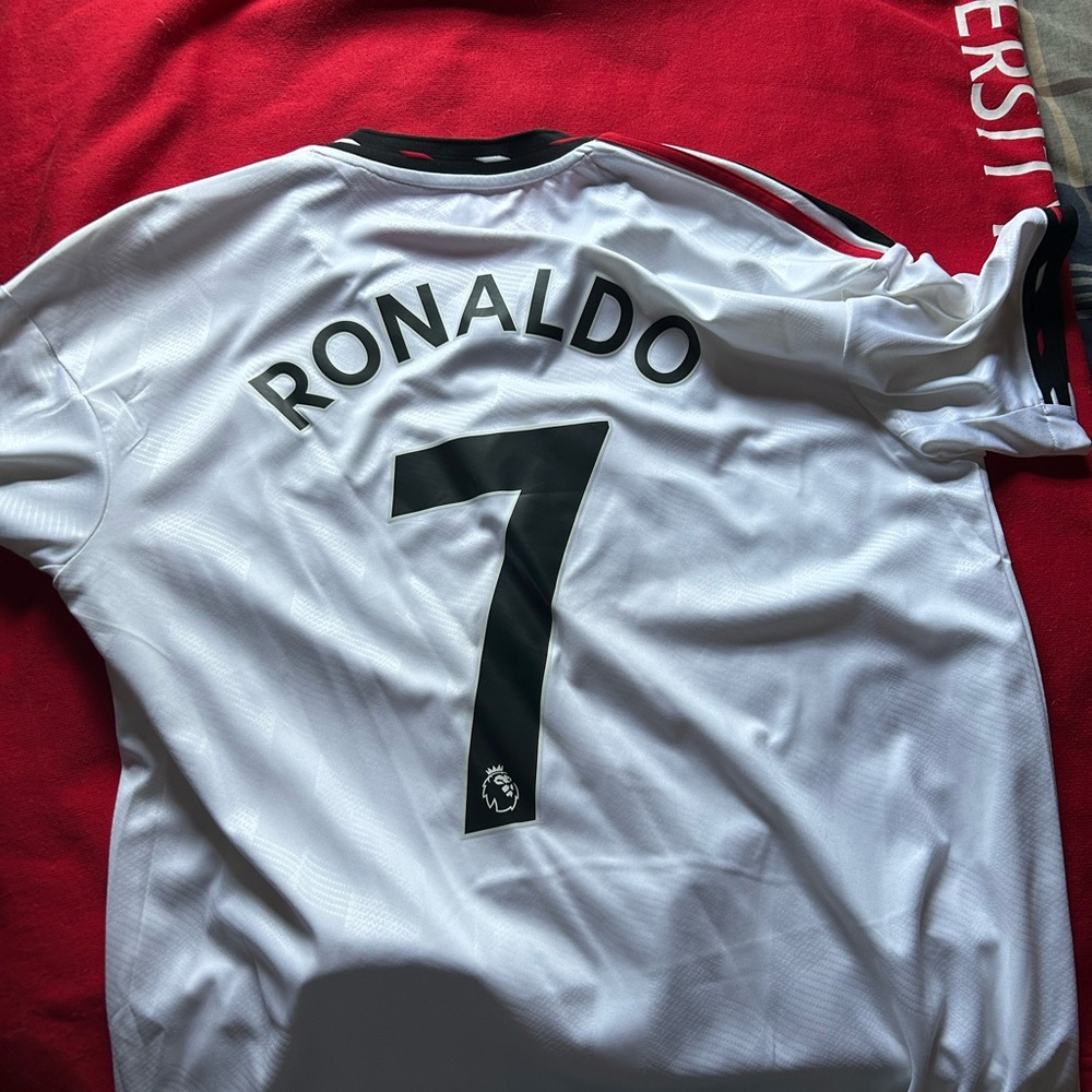Manchester United Cristiano Ronaldo jersey - Picture 2 of 2